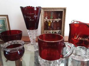 lot 130 image: Red Glass Souvenir & Advertising Collectibles