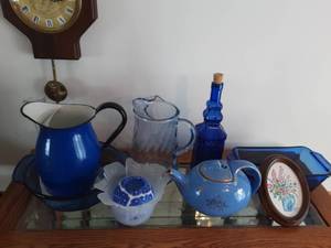 lot 131 image: Hall Teapot & Assorted Glassware
