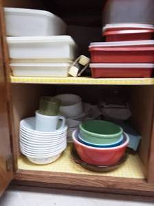 lot 81 image: Tupperware, Corelle & Misc Dishes