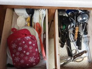 lot 84 image: Kitchen Utensils & Linens