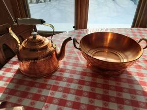 lot 91 image: Copper Tea Set & Handle Bowl