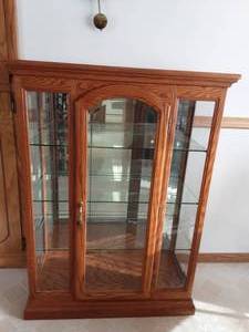 lot 129 image: Lighted China Cabinet With 3 Adjustable Glass Shelves 35x16x48