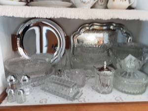 lot 133 image: Crystal Bowls, Candy Dishes & Serving Platters