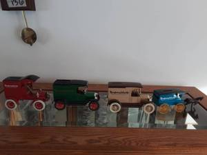 lot 144 image: Montgomery Wards Ertl Car Banks