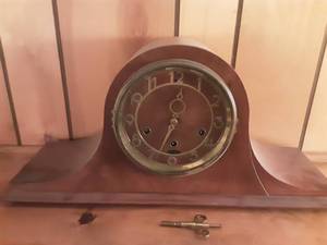 lot 159 image: Medbury Mantle Clock With Key