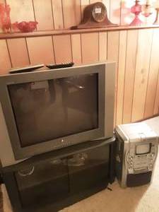 lot 161 image: Memorex Karaoke Machine, Zenith TV & Stand