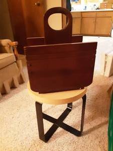 lot 164 image: End Table & Magazine Rack