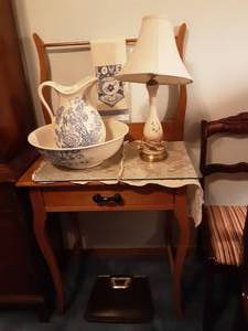 lot 195 image: Wash Stand, Bowl & Pitcher, Lamp
