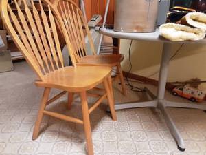 lot 202 image: 2-Round Tables, 2-Folding Chairs, 2-Wood Chairs