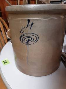 lot 203 image: 4-Gallon Bee Sting Crock