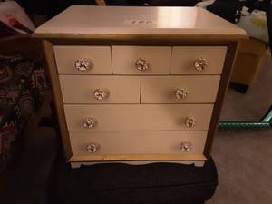 lot 100 image: Jewelry Chest With 7-Drawers 16x11x14