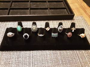 lot 121 image: 11-Rings (Not The Organizer)