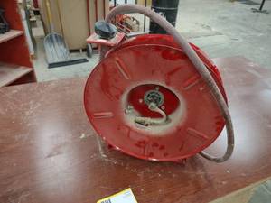 lot 31 image: Reelcraft Hose Reel with Air Hose...