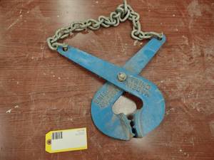 lot 48 image: Pallet Puller...