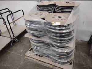 lot 118 image: Assorted T-Molding...