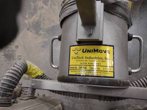 lot 8 image: UniTech Uni-Move Vacuum Lifter