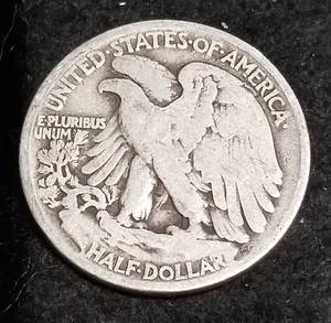 lot 05 image: 1918 WALKING LIBERTY HALF DOLLAR