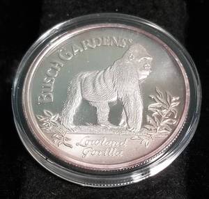 lot 19-A image: 1992 BUSCH GARDENS LOWLAND GORILLA 1 TROY OZ .999 FINE SILVER IN AIRTITE