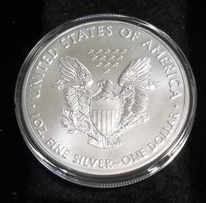 lot 22-A image: 2021 AMERICAN SILVER EAGLE 1 TROY OZ. .999 FINE SILVER IN AIRTITE