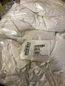 Black Label PrimaLoft White Solid Cotton Queen Comforter, C2G3-Q-WHITE, NEW