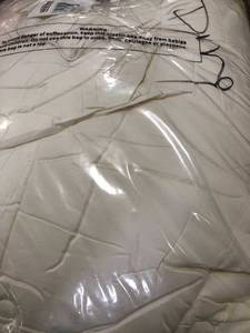 Ivory Solid Bamboo Cotton Sateen Tufted King Comforter, C2Y7-K-IVORY, NEW