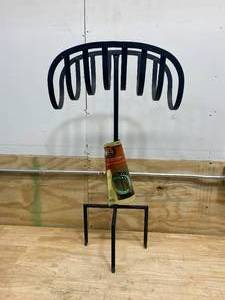 lot 15 image: LIBERTY GARDEN Manger Hose Stand