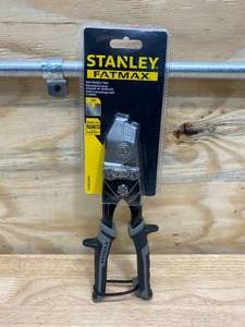 lot 27 image: STANLEY FATMAX 1.5-in 60CrV Snips