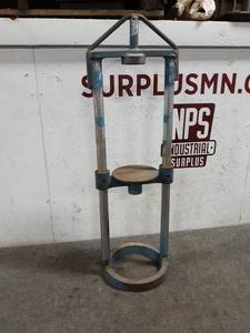 lot 32 image: Homemade Press