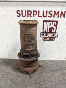 lot 13 image: Barler Cast Iron Ideal Kerosene Heater