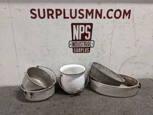 lot 14 image: Vintage Enamel and Aluminum Pots