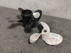 lot 15 image: 10-12 x 14 Outboard Motor Prop - 4-Blade  9x10 Prop