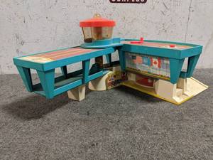 lot 17 image: Vintage Fisher-Price Little People Airport