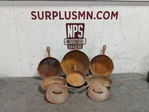 lot 24 image: (6) Cast Iron Skillets and (2) Lids