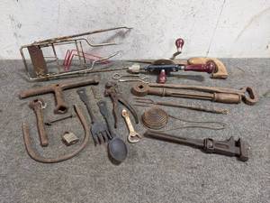 lot 44 image: Lot of Vintage Tools