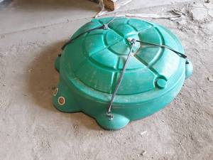 lot 691 image: Plastic Turtle Sandbox w Lid