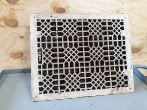 lot 700 image: Antique Cast Iron Vent w louvers - 22-14 x 18-14