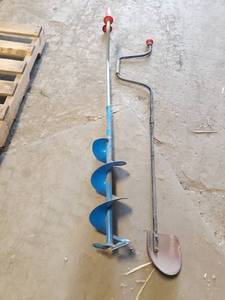 lot 716 image: (2) Manual ICE Augers