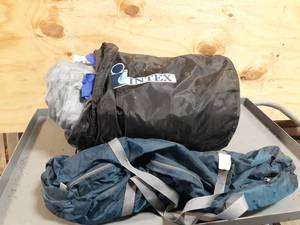 lot 722 image: Tent w Poles