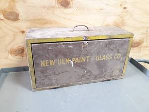 lot 727 image: Vintage NEW ULM Paint and Glass Wood Toolbox