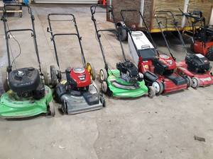 lot 655 image: Lot of 5 Assorted Push Lawnmowers for Repair of Parts
