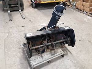 lot 659 image: Simplicity Lawn Tractor 38 2-Stage Snowblower