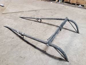 lot 675 image: Antique Wood  Metal Horse Cart Hitch