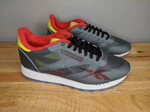 lot 48 image: New Reebok Concept Sample 005 RBK 94RE Mens Size 9