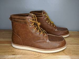 lot 60 image: Brand New Old Navy Worker Boots Mens Size 11