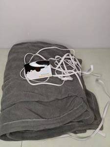 lot 81 image: Biddeford Heated Blanket