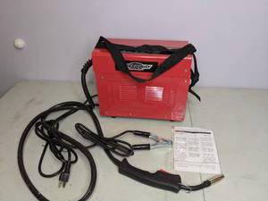 lot 105 image: Speedway 90 Amp Flux Welder