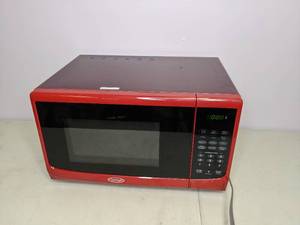 lot 110 image: Chefs Mark Microwave Oven