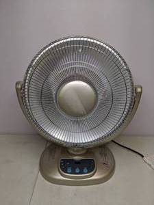 lot 64 image: New Master Craft Oscillating Dish Heater with Remote