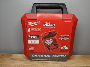 lot 175 image: Brand New 8 Piece Milwaukee Hole Dozer Carbide Teeth Hole Saw Kit