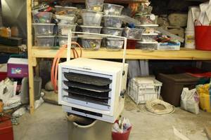 lot 9 image: Billion Legend Electric Appliance Ltd. Pro Fusion H.E.A.T. Electric Utility Heater EH-4604